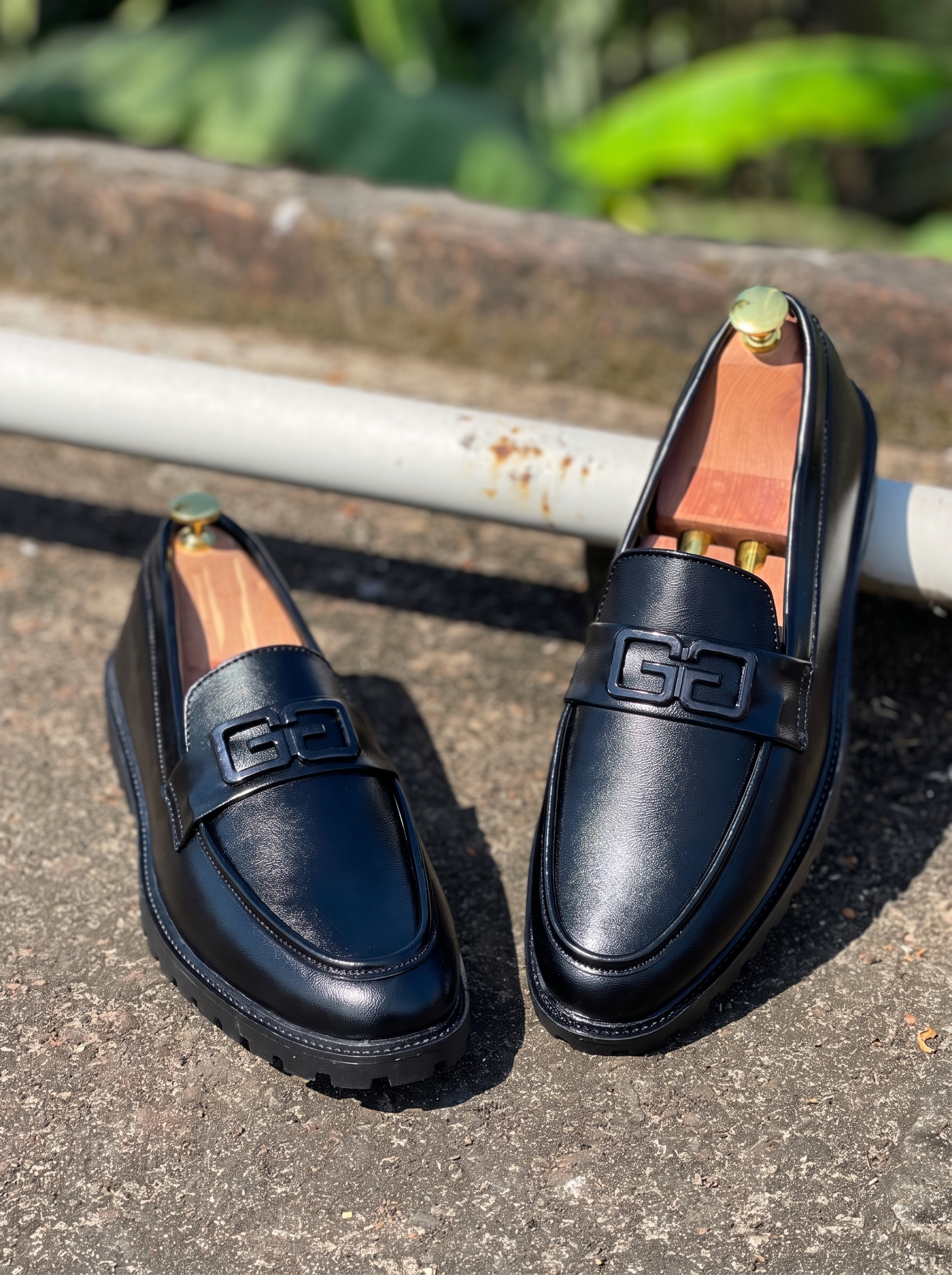 Gucci Double Buckle Black